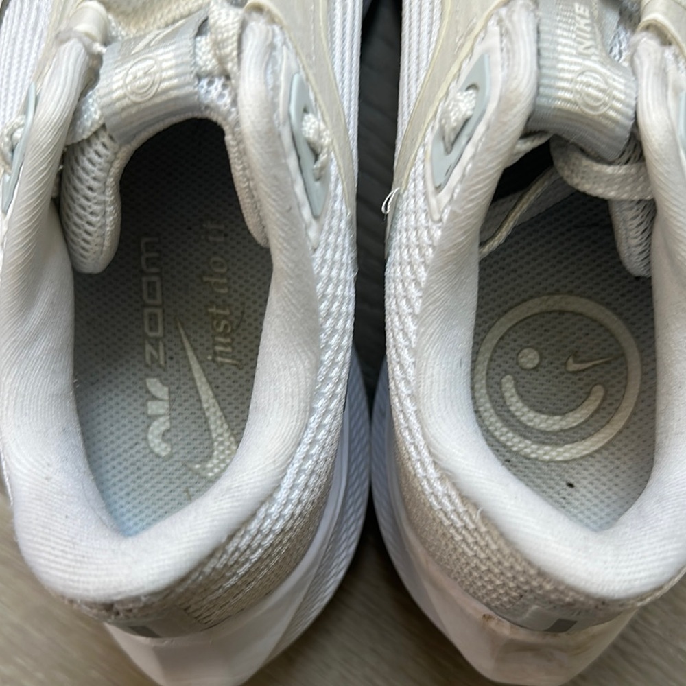 Nike Pegasus 40 White Athletic Sneakers size 5.5 women’s - Picture 8 of 12